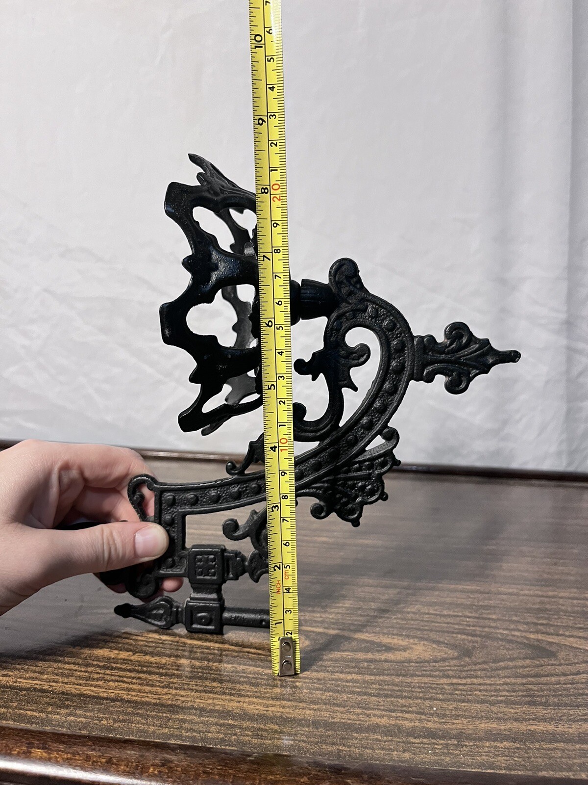 ANTIQUE CAST IRON WALL MOUNT OIL LAMP SWING ARM HOLDER MISSING BRACKET 9&rdquo;