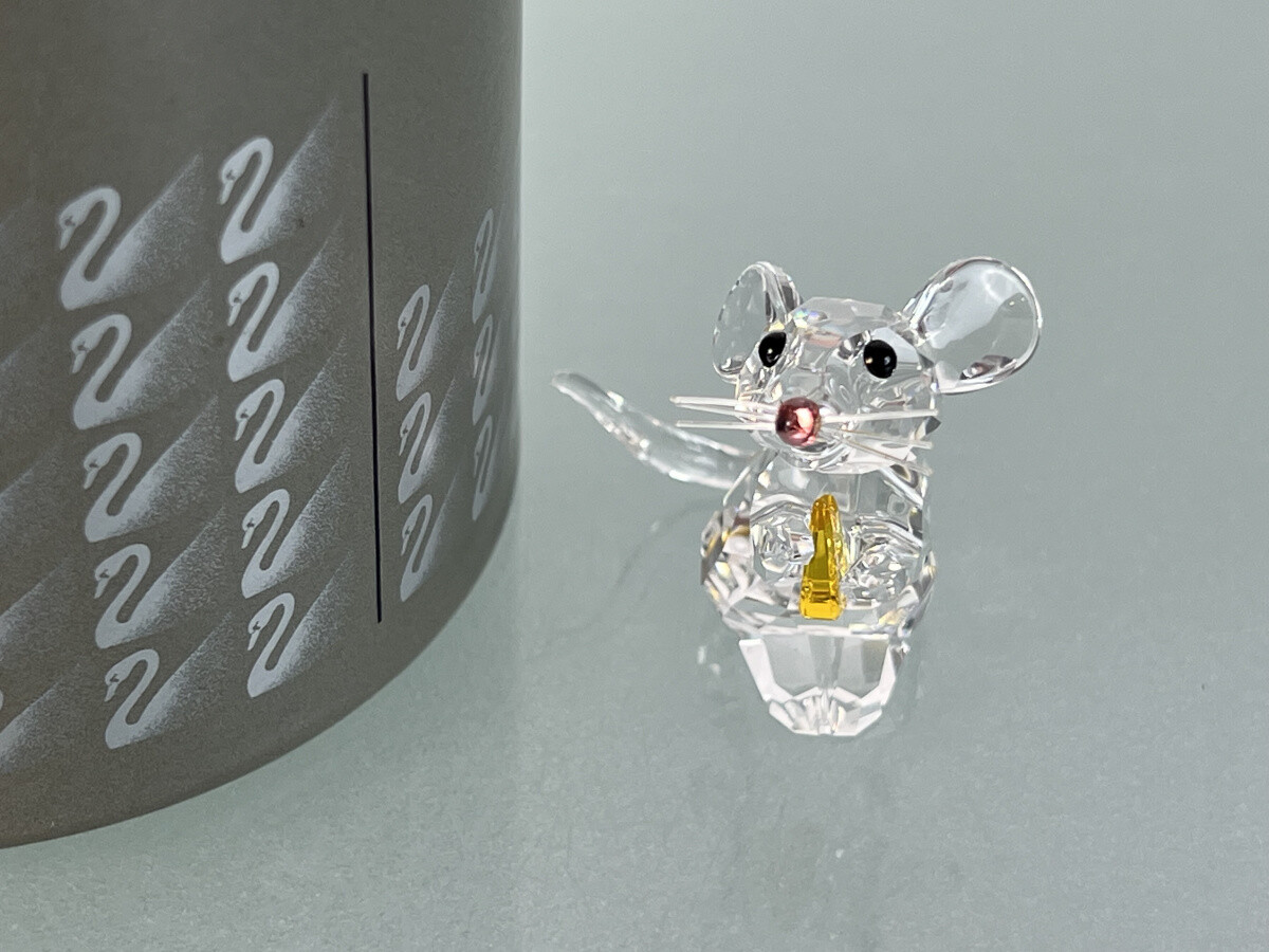 Swarovski Figurine 5004691 Mouse With Cheese 1 3/8in With Ob