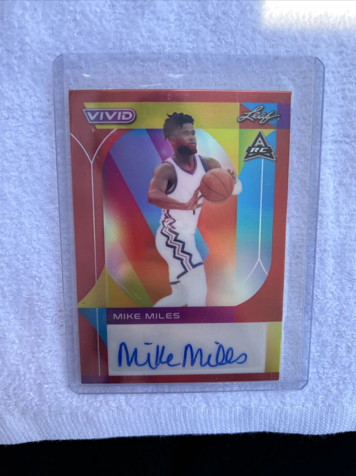 2022-23 Leaf Vivid Refractor Autograph RC Mike Miles #BAMM3 #d 22/35 Red🔥🔥 - Image 2 of 4