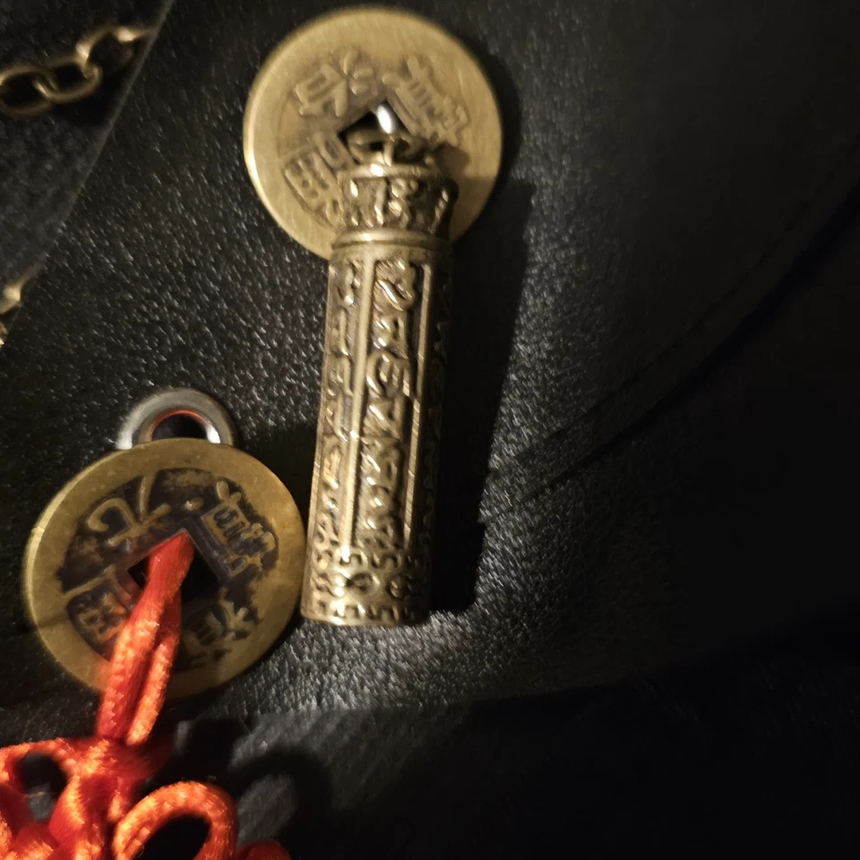 Conjunto de Cosplay Único Samurai Oni - Media Máscara, Capa con Capucha, Decorado con Dijes Foto 3 de 4