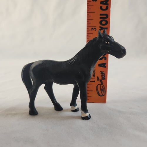 Vintage Cast Iron Horse Foal Figurine Miniature Metal Farm Toy Hubley? - Picture 2 of 10