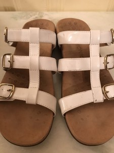 vionic misa sandals