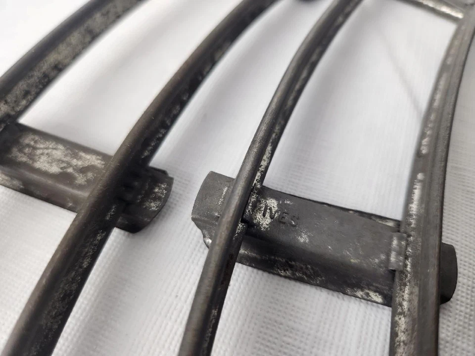 Lot of 9 Vintage Ives 2-Rail Curved Train Tracks - Image 3 of 4