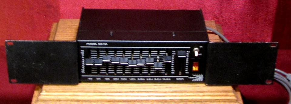 Biamp-10 band Equalizer Model EQ110 {good working condition} - Image 3 of 4