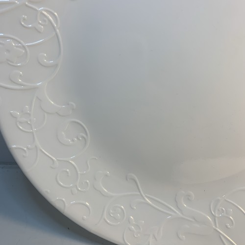 Set 4 piatti Corelle Bella Faenza bianchi in rilievo 10 1/4" USA - Foto 7 di 11