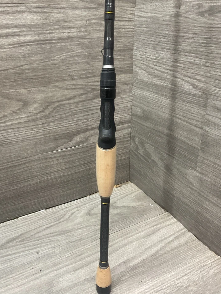 Bass Pro Johnny Morris Signature Series Rod 6'8" medium Heavy JSG68MHT - Image 3 of 4