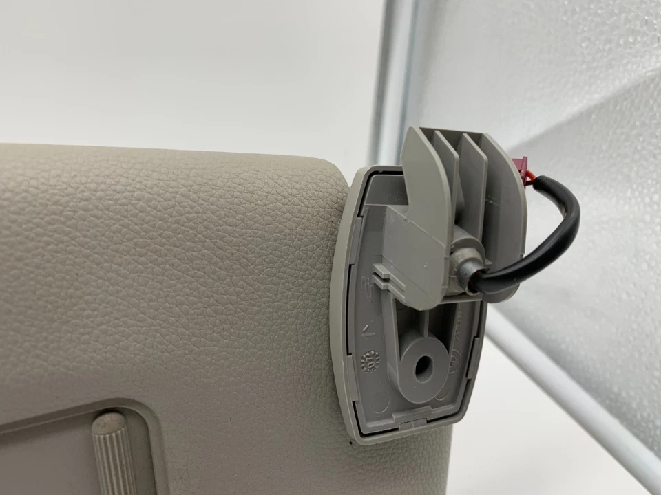 Parasol gris para pasajeros BMW 528i 2008-2010 OEM B04B37003 Foto 4 de 4