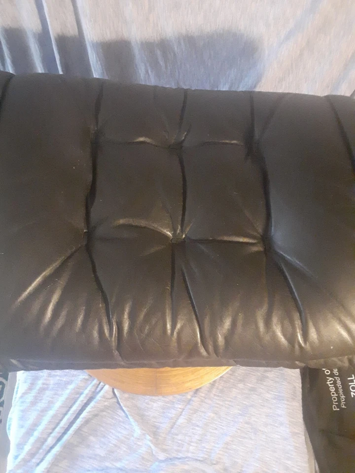 MID CENTURY NORWEGIAN EKORNES "ROYAL" CUERO PALOMA NEGRO/OTOMANA ROBLE LIGERO... Foto 4 de 4