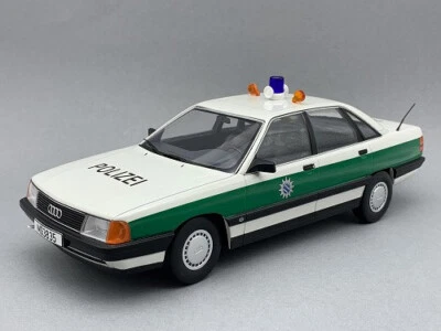 TRIPLE 9 COLLECTION Audi 100 C3 POLIZEI München 1989 im Maßstab 1:18 Triple 9 OVP NEU