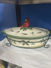 TEMPTATIONS CASSEROLE DISH CARDINAL LID,  HOLLY BERRY, RACK, GLASS TRIVET