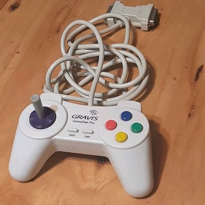 VINTAGE GRAVIS GAMEPAD PRO RETRO GAMING CONTROLLER ~HYN4202A~ REV 0 19 98