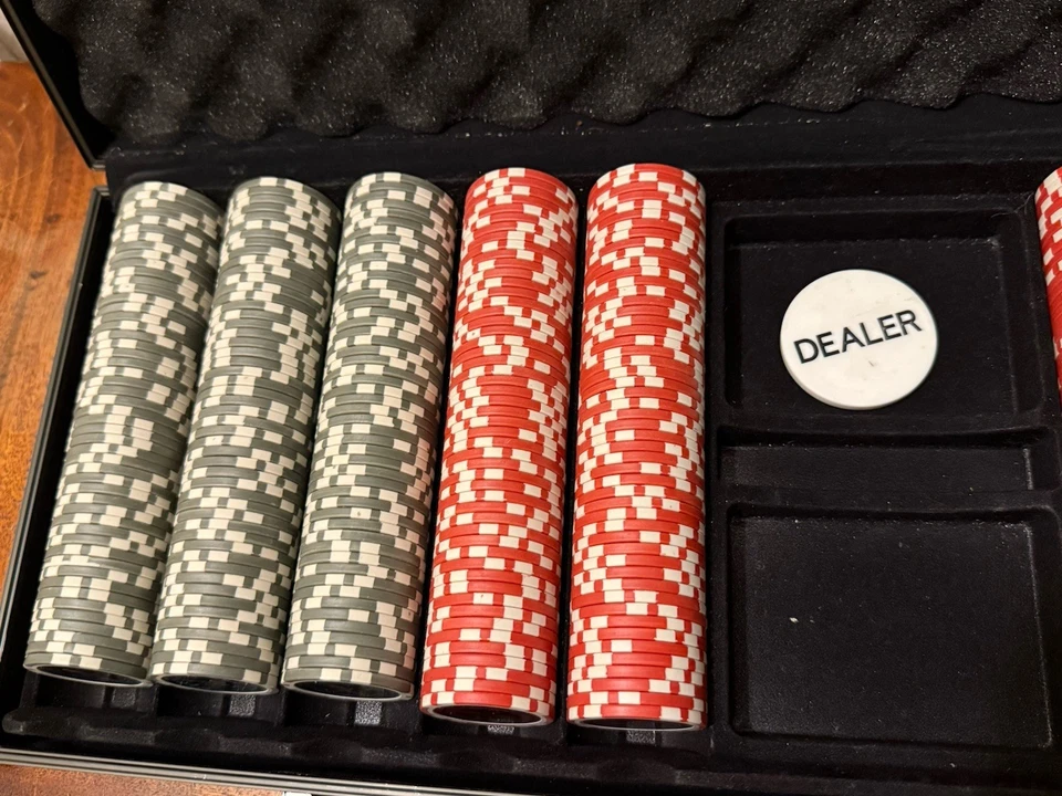 500 Piece Casino Ultimate Poker Chip Set In Aluminium Case - Image 3 of 4