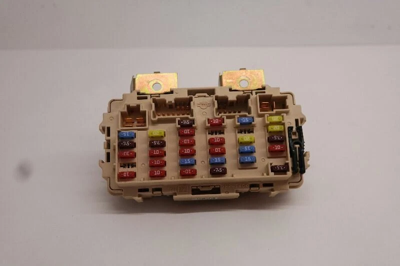 2004 Nissan Xterra caixa de fusíveis relé junção módulo de controle interno - Imagem 4 de 4