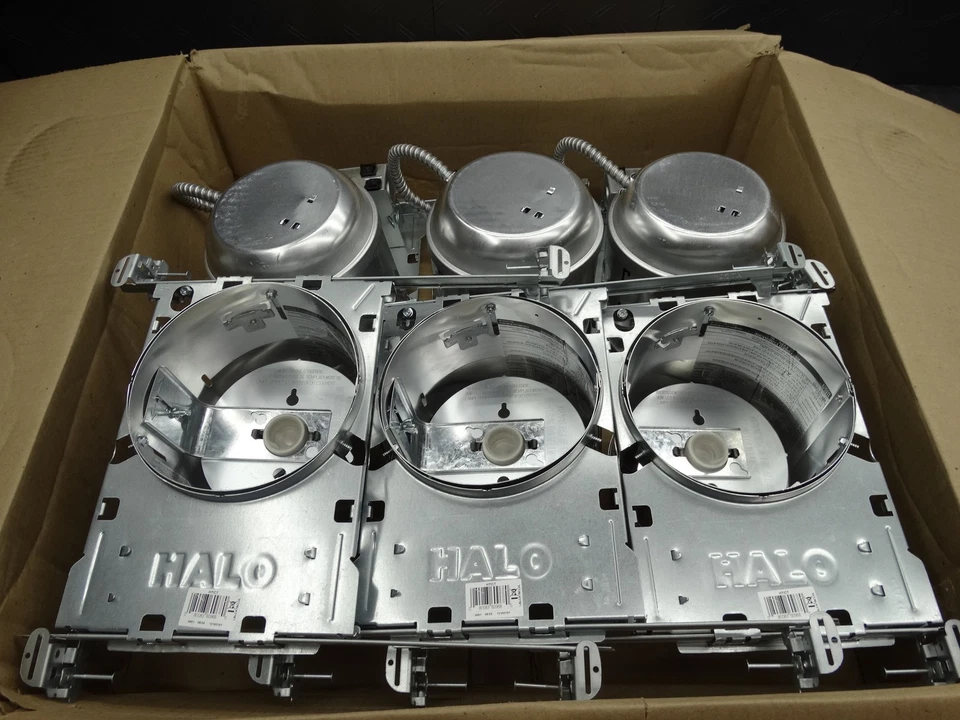 Carcasa/techo empotrado de aluminio de nueva construcción con clasificación IC HALO H7 6 pulgadas (paquete de 6) Foto 2 de 4