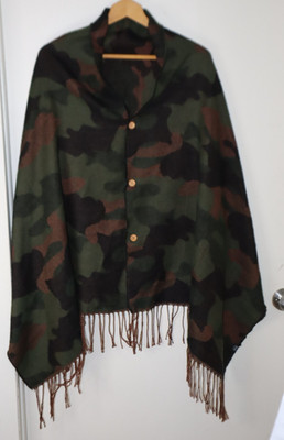 Camo button shawl scarf poncho fringe label says PS Carpe Diem