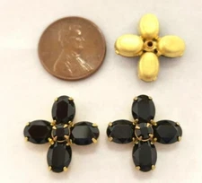 2 VINTAGE JET BLACK AUSTRIAN RHINESTONE GEM JEWEL BRASS FLOWER FINDINGS D373