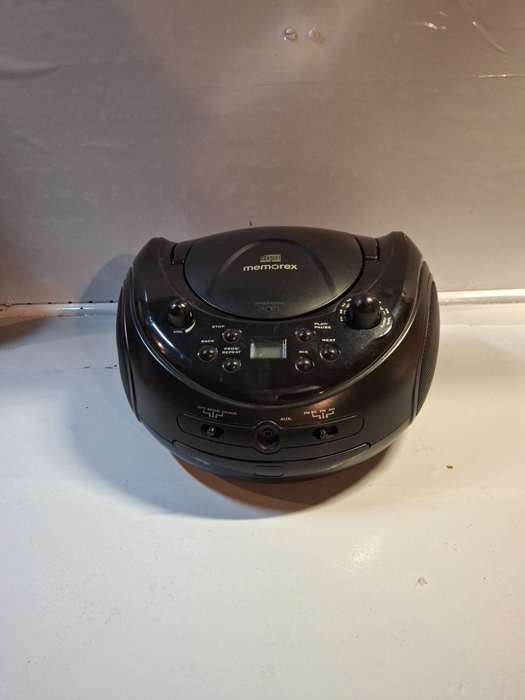 Memorex MP3221 Boombox CD Player AM/FM Radio Line In - Works Great