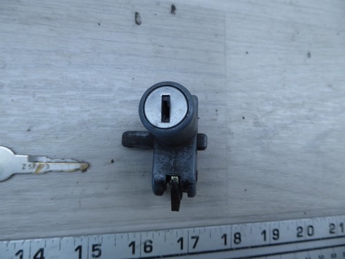 1979 Kawasaki KZ1000 ST Shaft K626-1. lock set w/key ignition switch seat - Picture 7 of 10
