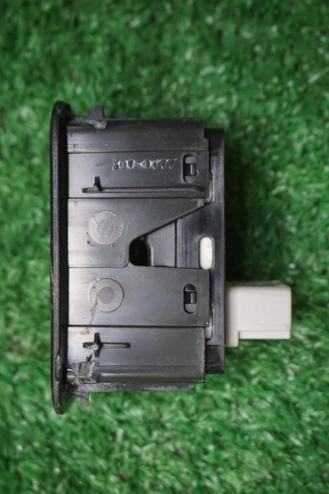 2009 SAAB 9-5-95 WAGON REAR LEFT OR RIGHT Window Switch OEM 12780694 - Image 3 of 4