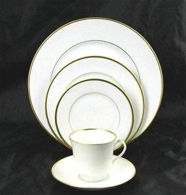 Furstenberg Debutante Porcelain Gold Band 5 Pc Place Setting Multiple Available