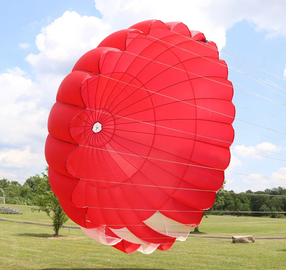 Strong 26ft LoPo round reserve skydiving parachute canopy - Image 2 of 4