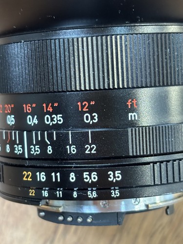 CARL ZEISS - DISTAGON T* 18mm f/3.5 ZF.2 NIKON - CLASSIC SUPERB LENS - Picture 13 of 17