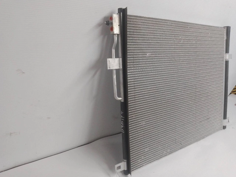 Condensador de CA de 2023 Chevrolet Traverse 11455675 Foto 2 de 4