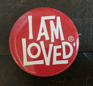 I Am Loved  Red Metal Helzberg's Diamond Shop Lapel Pin Pinback Button