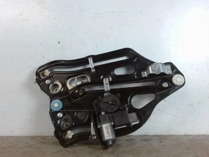 Leve vitre electrique arriere gauche RENAULT MEGANE 3 PHASE 1 CABRIOLET - Photo 2/3