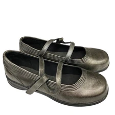 Apex Women’s Pewter Gray Leather Y Strap Mary Jane Slip Resistant Size10.5 NWOB