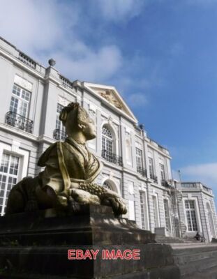 FOTO SPHINX FIGUR OLDWAY MANSION PAIGNTON DIESE SPHINXARTIGE FIGUR SITZT AUF DEM