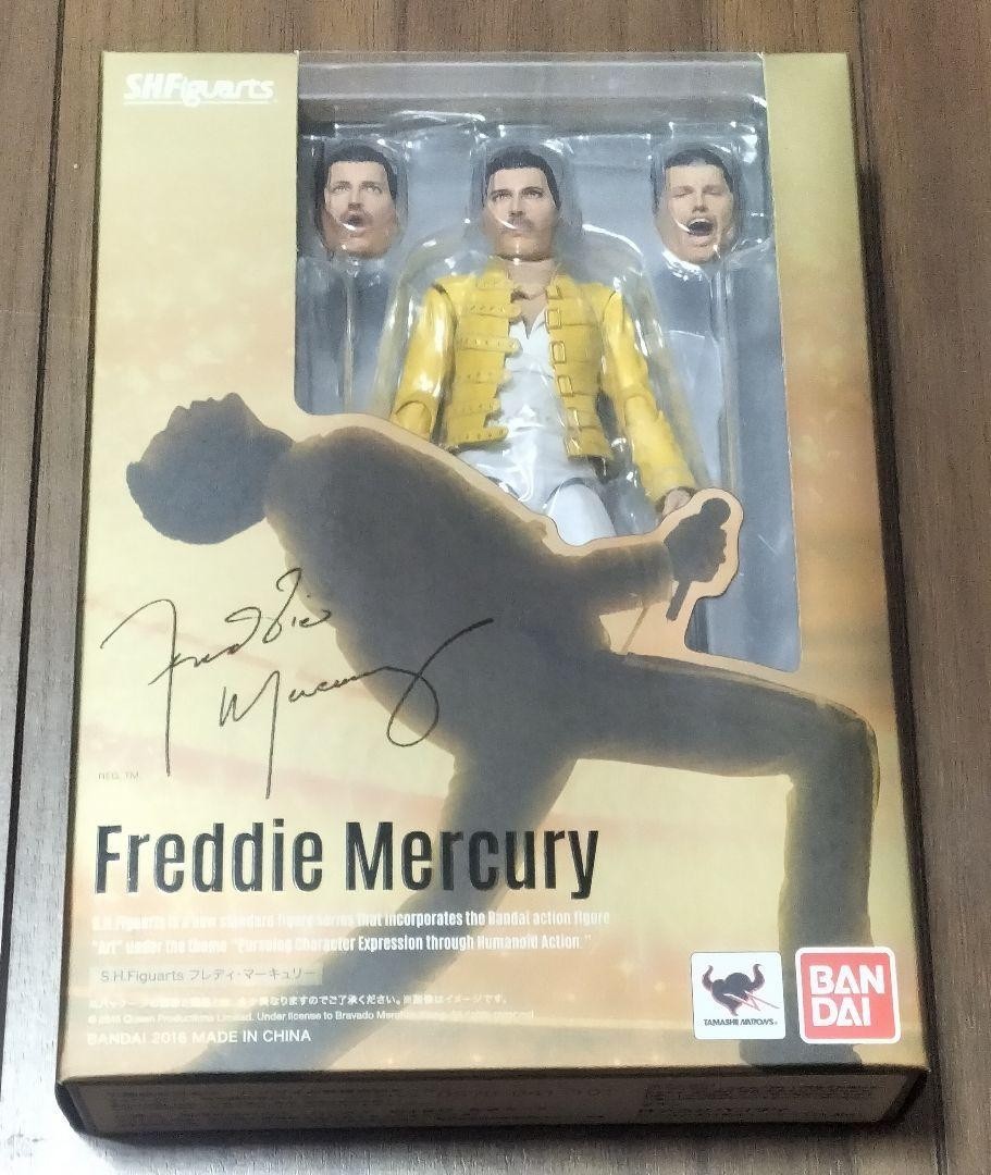 Bandai S.H. Figuarts Queen Freddie Mercury Live at Wembley Stadium Figure Japan