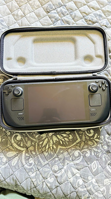 Valve Steam Deck 256GB Touchscreen USB-C 1280x800 Black w/ Carrying Case
