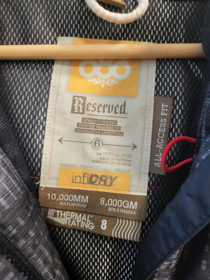 686 Women’s Reserved Luster Ski Snowboard Jacket Size 6 - Image 3 of 3