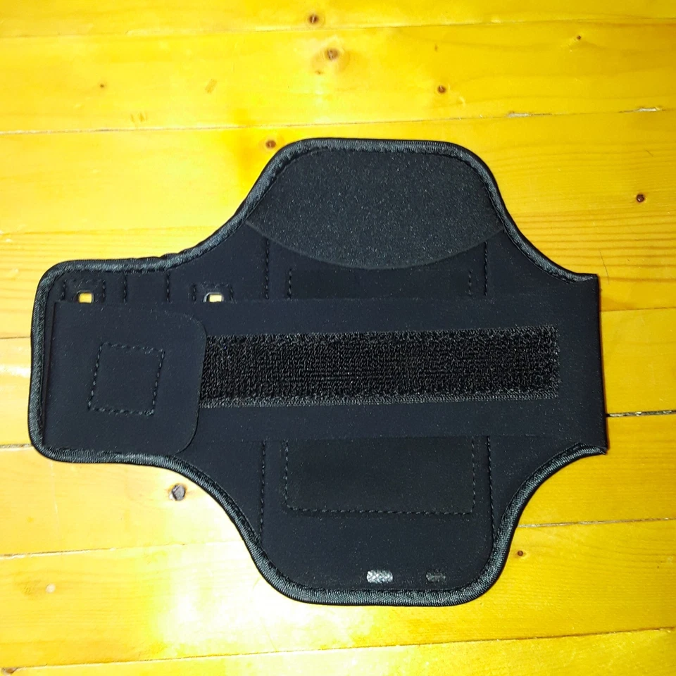 Funda de teléfono con banda de neopreno negra para entrenamiento Foto 2 de 3