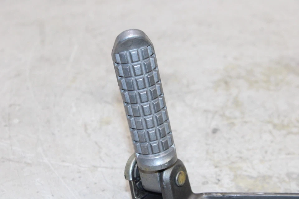 13-17 KAWASAKI NINJA 300 EX300 ABS ОРИГИНАЛЬНЫЙ ЛЕВЫЙ ЗАДНИЙ ПАССАЖИРСКИЙ КОЛЫШЕК - Изображение 2 из 4