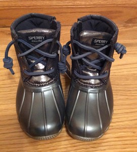 sperry duck boots size 10