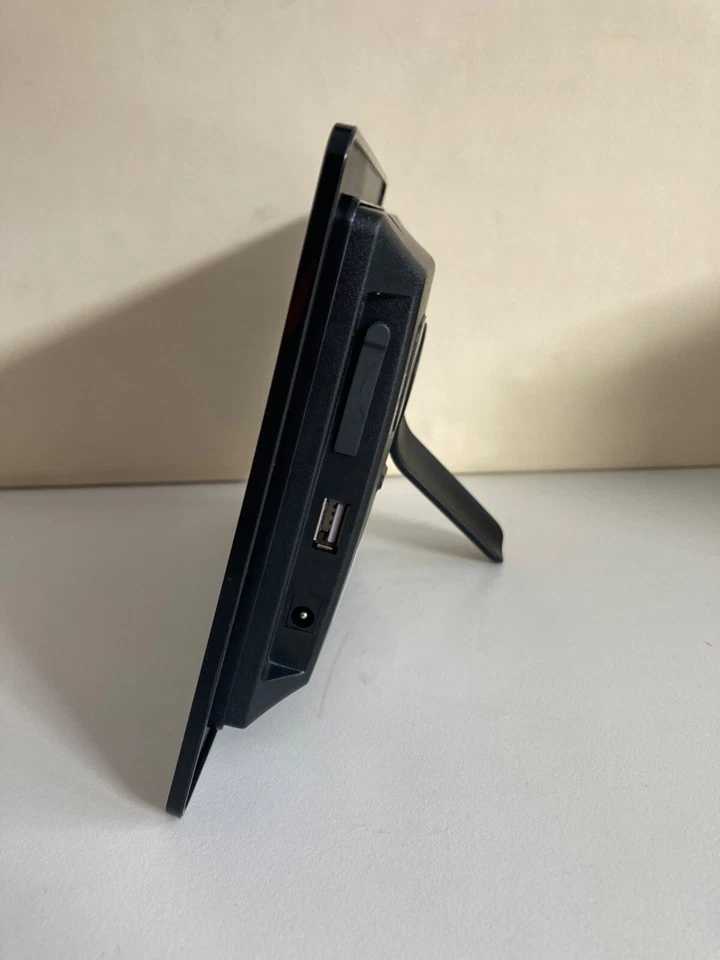 TECHNIKA TPFA 70 7" Digital Picture Widescreen Photo Frame Black With Box - Image 4 of 4