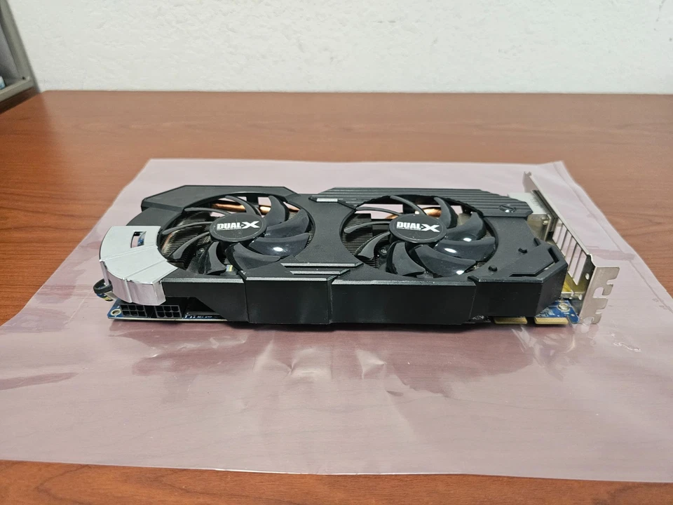 GPU de escritorio SAPPHIRE AMD RADEON HD 7950 3 GB GDDR5 PCIe - PROBADA Foto 4 de 4