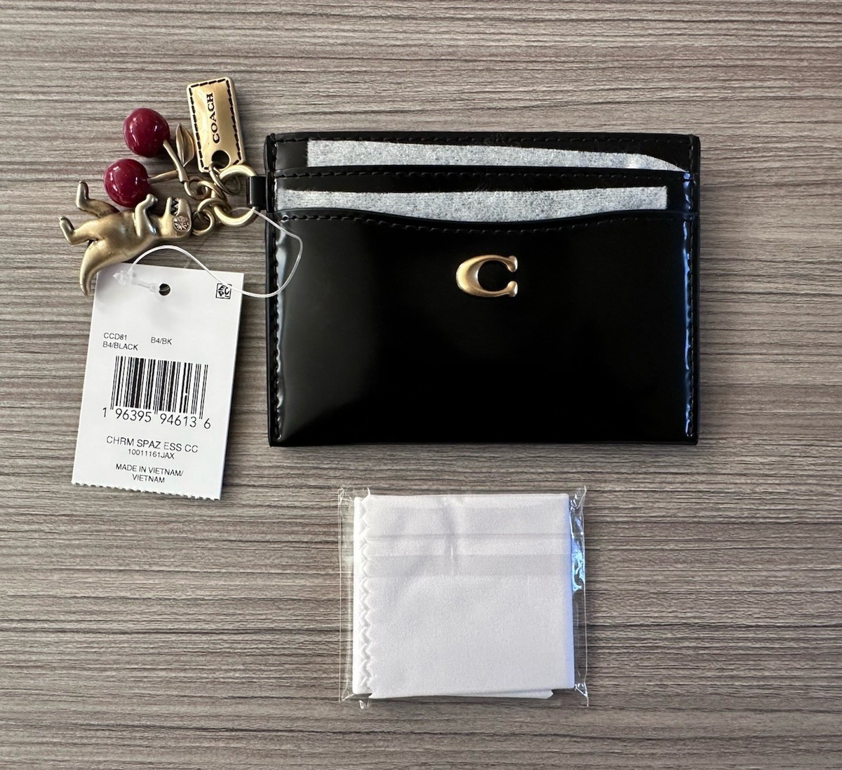 NWT Coach Essential Card Case In Spazzolato Leather With Charms
