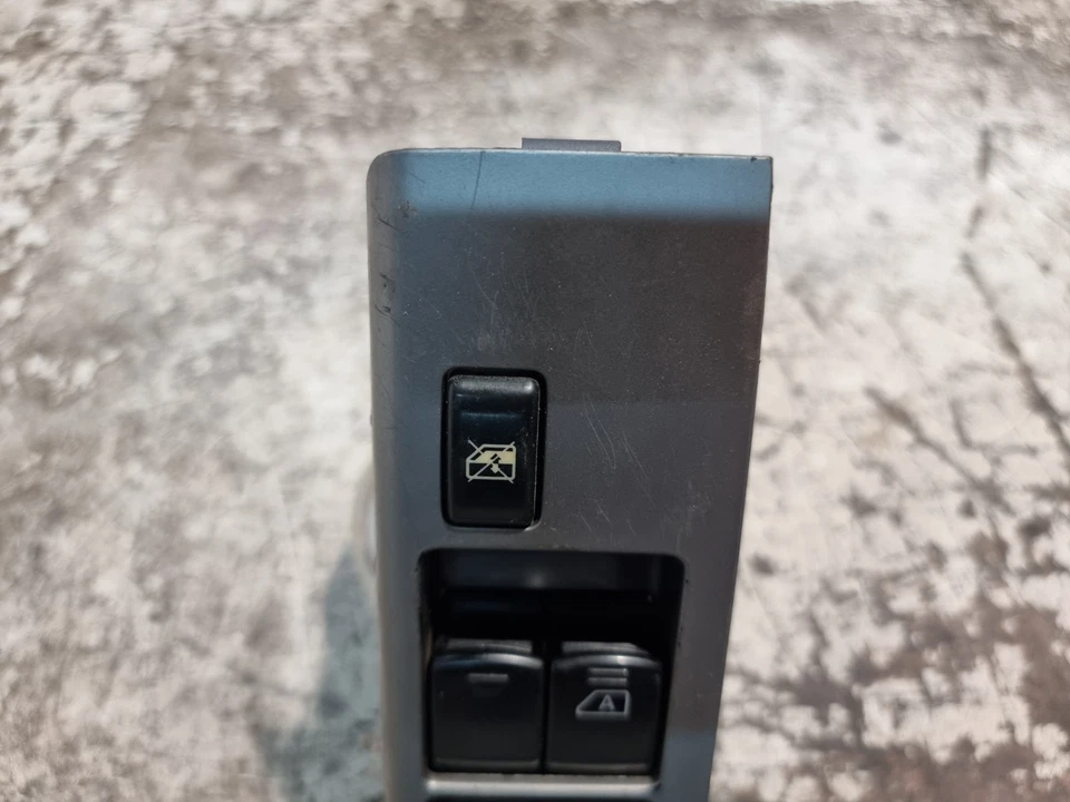 Interruptor de ventana de 4 vías derecho eléctrico Nissan Pathfinder 2005 MK3 R51 OEM 25401EB301 Foto 2 de 4