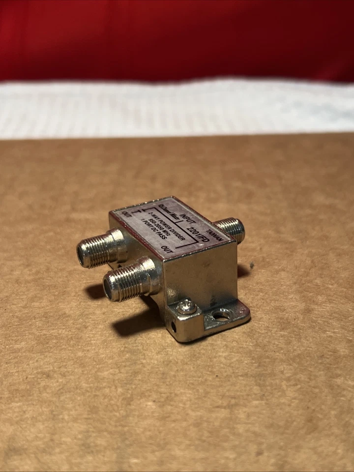 Channel Master 2201IFD 2-Way Power Divider 950-2050 MHz 1 Port DC Pass - Image 4 of 4