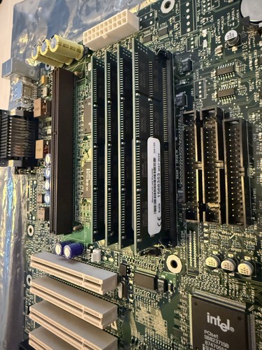 Intel PD440FX Slot 1 Motherboard w 256MB RAM & 533 Celeron Socket 370 Converter - Afbeelding 3 van 3