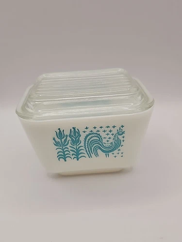 VTG Pyrex Amish Butter Print 501  1 1/2 Cup Fridge Dish With Lid Rooster