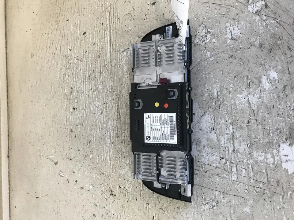 Pantalla de infoentretenimiento usada se adapta a: BMW 535I 2011 pantalla de visualización tablero delantero 10`` scr Foto 3 de 4