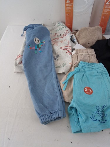 M&S Boy's 13pcs Bundle Tops Shorts Thermals Blazer Hat Hoody Size 4-5 Yrs New F2 - Picture 2 of 7