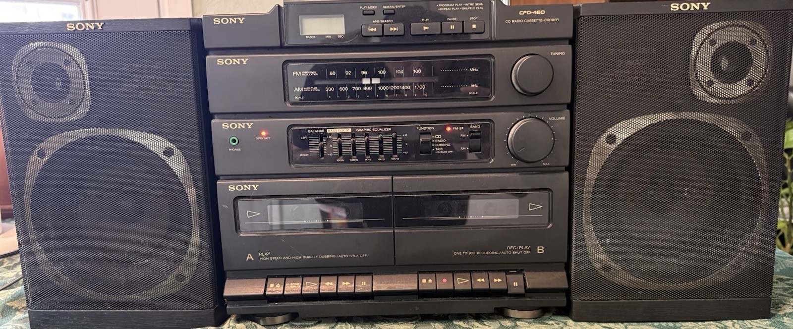 Black Am/fm Headphone Jack