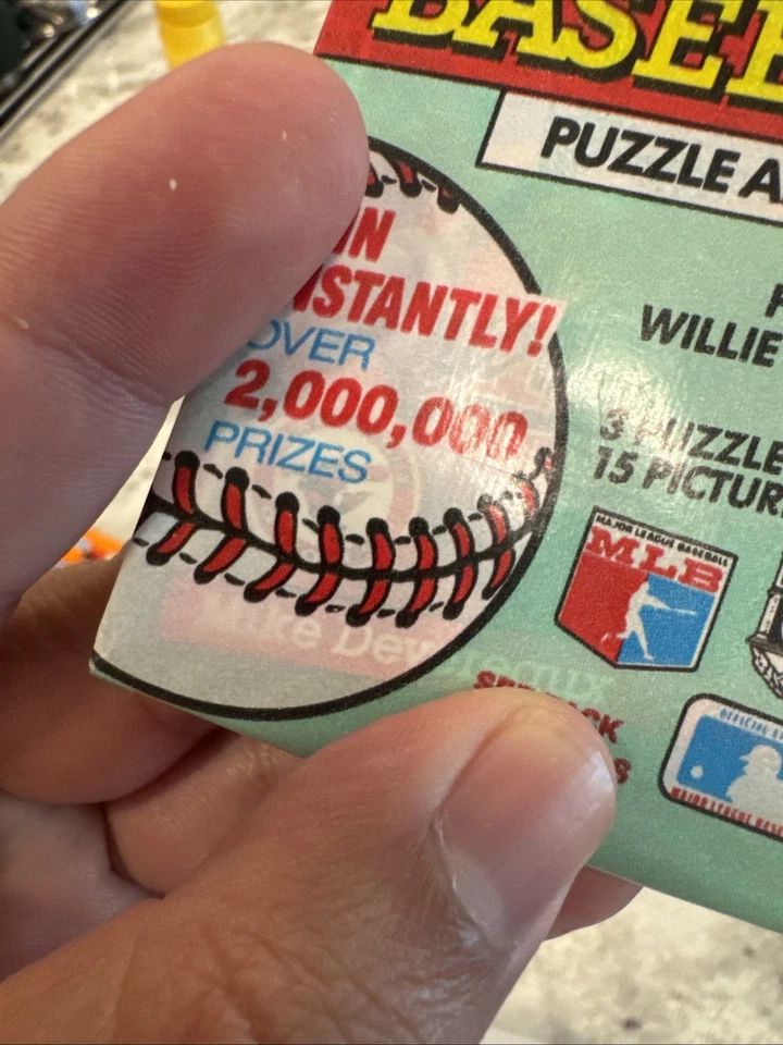 Tarjeta de béisbol Donruss 1991 paquete de cera Mike Devereaux Orioles mostrando en la parte superior delantera Foto 2 de 2