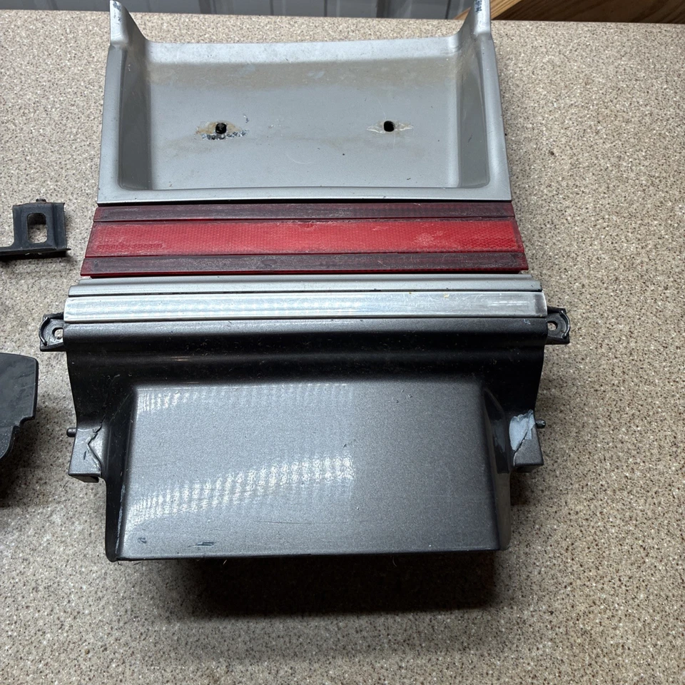 Honda Goldwing GL1500 1993 guardabarros trasero inferior soporte de matrícula con luz Foto 3 de 4