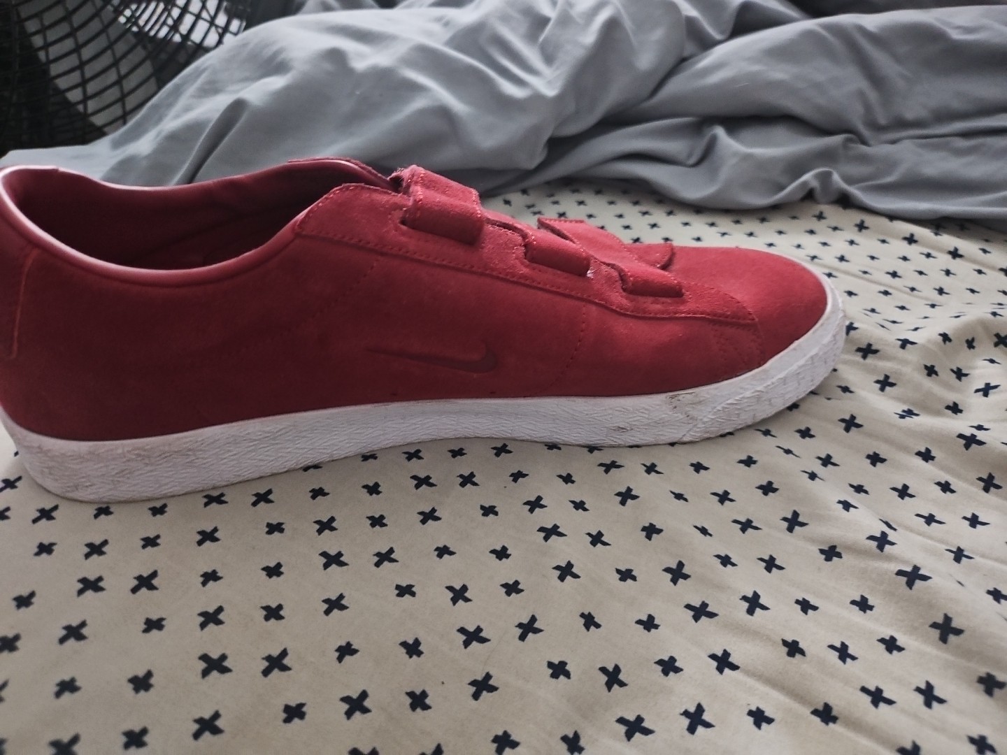 Red  Nikes - image 3